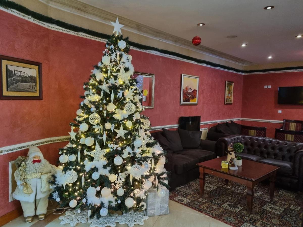 Grand Monastery Hotel Apartments パンポロボ エクステリア 写真
