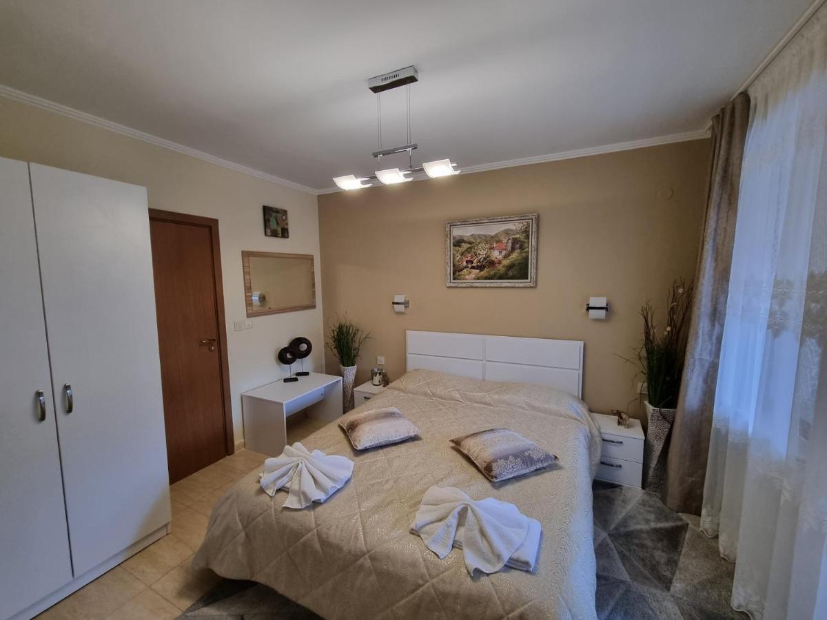 Grand Monastery Hotel Apartments パンポロボ エクステリア 写真